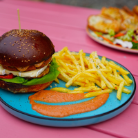 Brie & Veggie Burger 430 g BURGER la J'ai Bistrot din Târgu Mureş