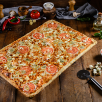 Party Quatro Formagio - 1.600g Pizza Party la Bada Bing din Târgu Mureş