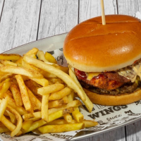 Cheeseburger Box 400. g BURGER BOX (PRODUSE NOI, RĂCORITOARE INCLUSĂ) la Rexo LunchBox din Târgu Mureş