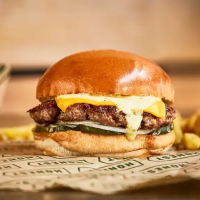 Cheeseburger 270 g BURGERS la Rexo LunchBox din Târgu Mureş