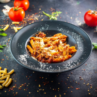 Milanese 400 g PASTE (PRODUSE NOI) la Rexo LunchBox din Târgu Mureş