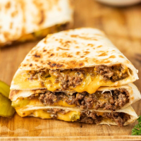 Smokey Smash Quesa-Burger  250/130/40 g NEW !! TEX-MEX FIESTA  la Rexo LunchBox din Târgu Mureş