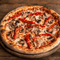 PIZZA CAPRICIOASA Pizza la Pizza Rustic din Târgu Mureş