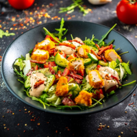 Crispy Chicken & Bacon Salad 400 g SALATE la Rexo LunchBox din Târgu Mureş