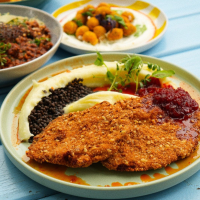 Porc în Crustă de Nuci cu Dulceață de Ardei Iute 400 g FOR ANY OCCASION la J'ai Bistrot din Târgu Mureş