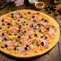 Family Capperi - 1.300g Pizza Family la Bada Bing din Târgu Mureş