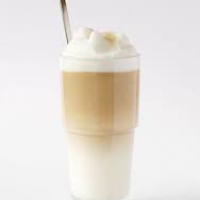 Latte Macchiato 250 ml COFFEE & MORE la J'ai Bistrot din Târgu Mureş