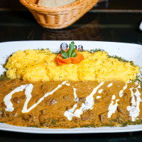 Tocanita ficat mamaliga/muratura/paine/desert Meniu la Omamix din Târgu Mureş