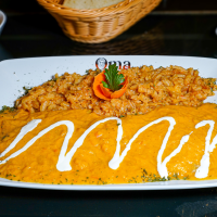 Cotlet cu sos vanatoresc  cartofi/muratura/paine/desert Meniu la Omamix din Târgu Mureş