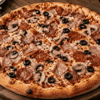 PIZZA QUATTRO  STAGIONI Pizza la Pizza Rustic din Târgu Mureş
