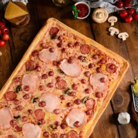 Party Carnivora - 1.900g Pizza Party la Bada Bing din Târgu Mureş