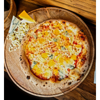 Quattro Formaggi Pizza la Dolce Vita din Târgu Mureş