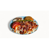 Iskender pui la farfurie Meniu turcesc la Turkish Steak House Restaurant din Târgu Mureş