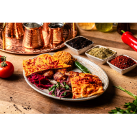 Tavuk Şiş (Frigărui de pui) Grătar cărbuni & Kebab la Pelit Turkish Cuisine din Târgu Mureş