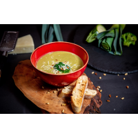 Supa crema de ciuperci cu Chicken Wrap 680 g Meniul Zilei la Scarlet Cafe din Târgu Mureş